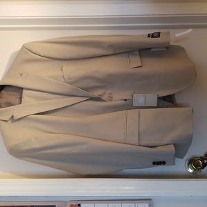 New/Never Worn Men's Suit